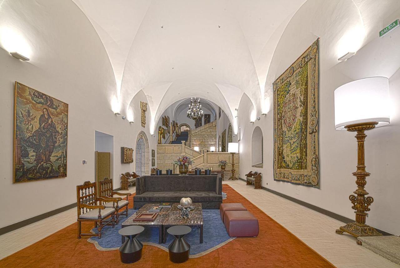 Parador De Turismo De Леон Экстерьер фото The interior of the synagogue