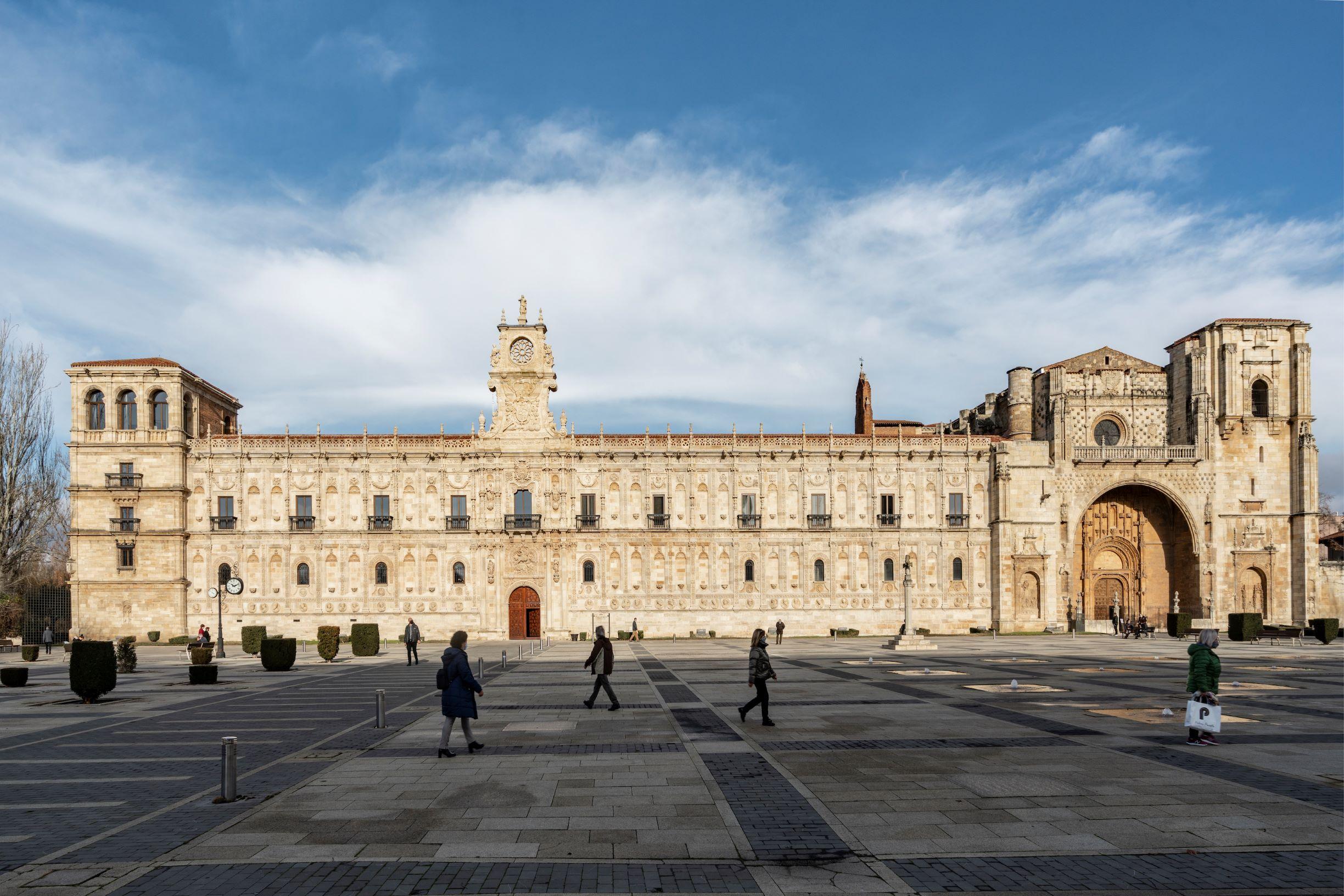 Parador De Turismo De Леон Экстерьер фото The University of Salamanca